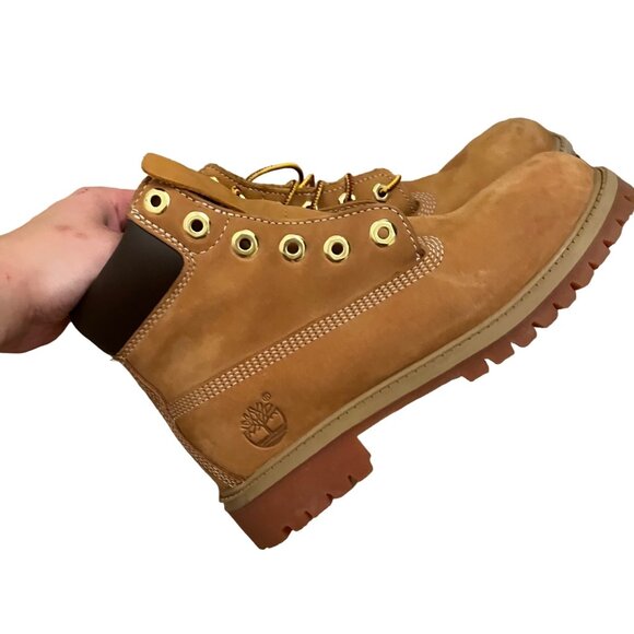 Timberland Other - Timberland Tan Size 4 Kids Boots Nubuck Classic Brown